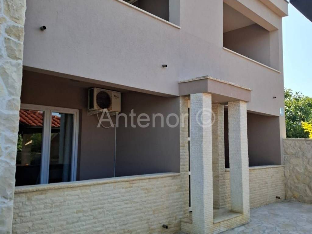 Apartmanska kuća, Prodaja, Privlaka, Privlaka