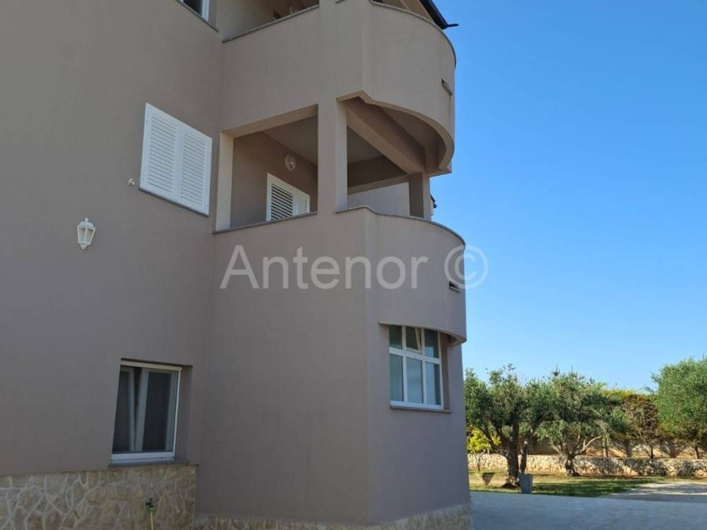 Apartmanska kuća, Prodaja, Privlaka, Privlaka