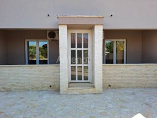 Apartmanska kuća, Prodaja, Privlaka, Privlaka