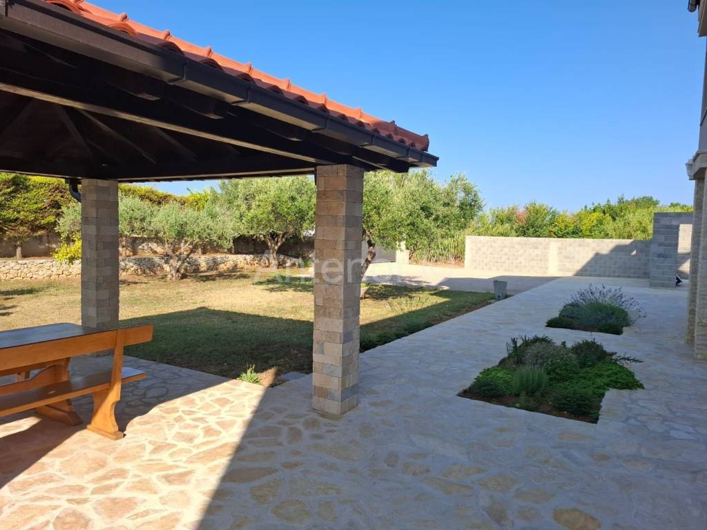 Apartmanska kuća, Prodaja, Privlaka, Privlaka