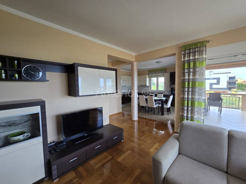 Apartman na moru, Prodaja, Nin, Zaton