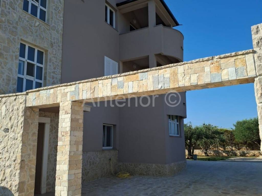 Apartmanska kuća, Prodaja, Privlaka, Privlaka