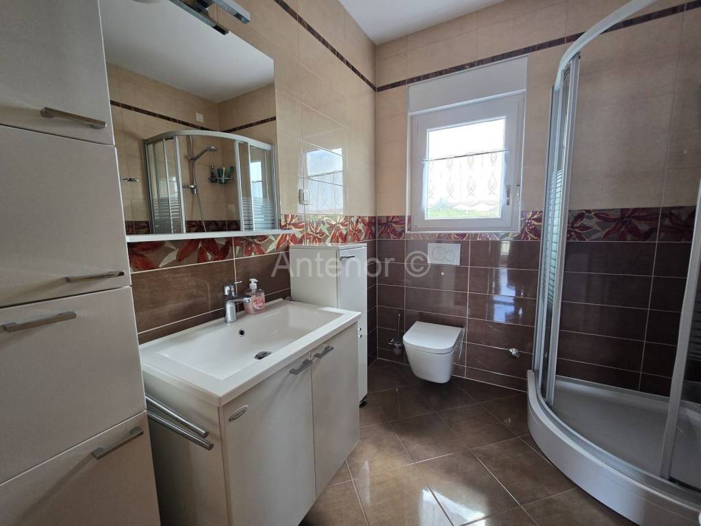 Apartman na moru, Prodaja, Nin, Zaton