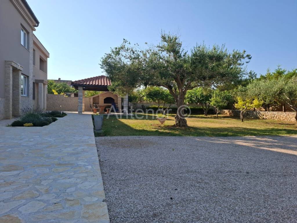 Apartmanska kuća, Prodaja, Privlaka, Privlaka