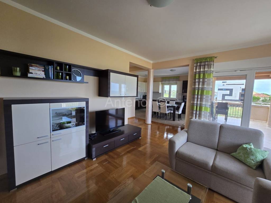 Apartman na moru, Prodaja, Nin, Zaton