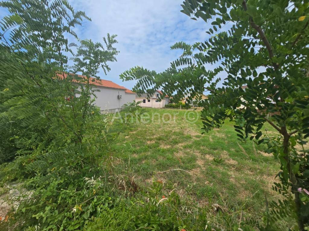 Građevinsko zemljište, Prodaja, Vrsi, Zukve
