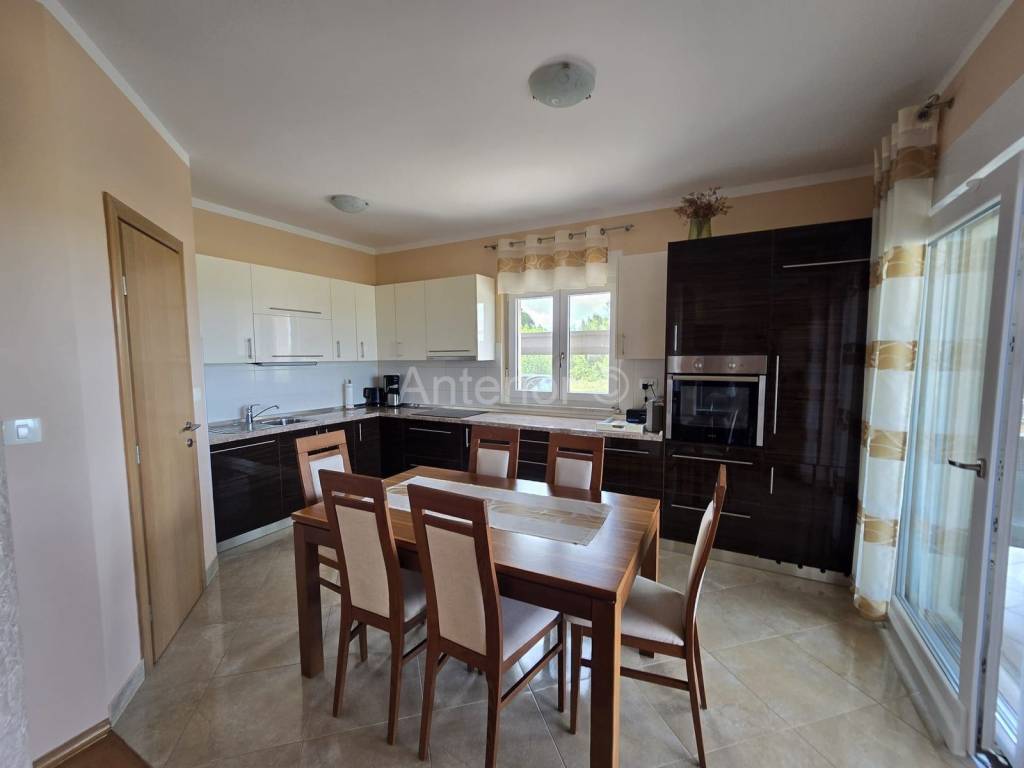 Apartman na moru, Prodaja, Nin, Zaton