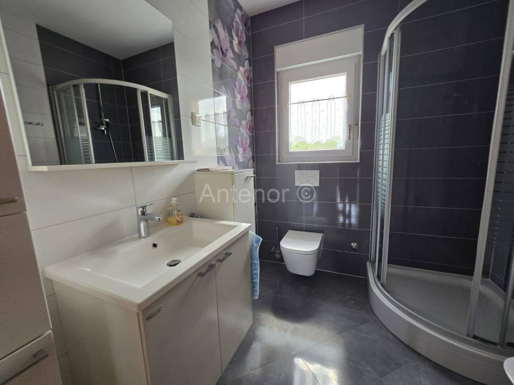 Apartman na moru, Prodaja, Nin, Zaton