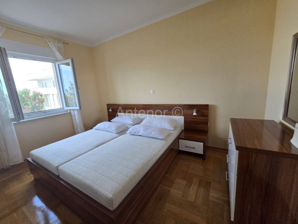 Apartman na moru, Prodaja, Nin, Zaton