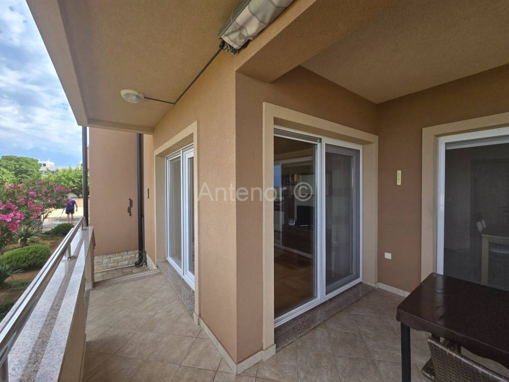 Apartman na moru, Prodaja, Nin, Zaton