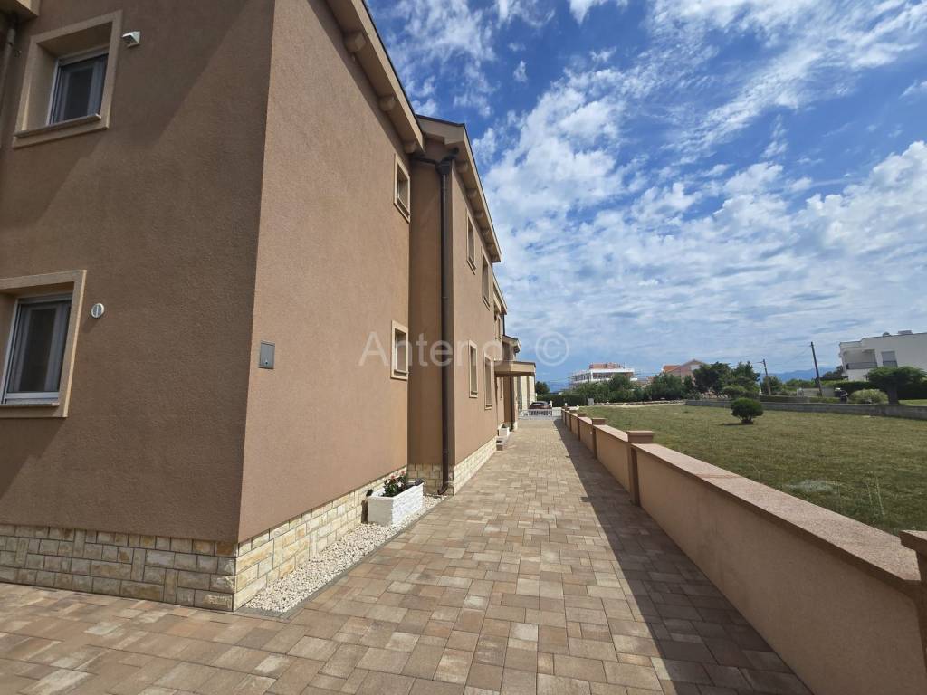 Apartman na moru, Prodaja, Nin, Zaton