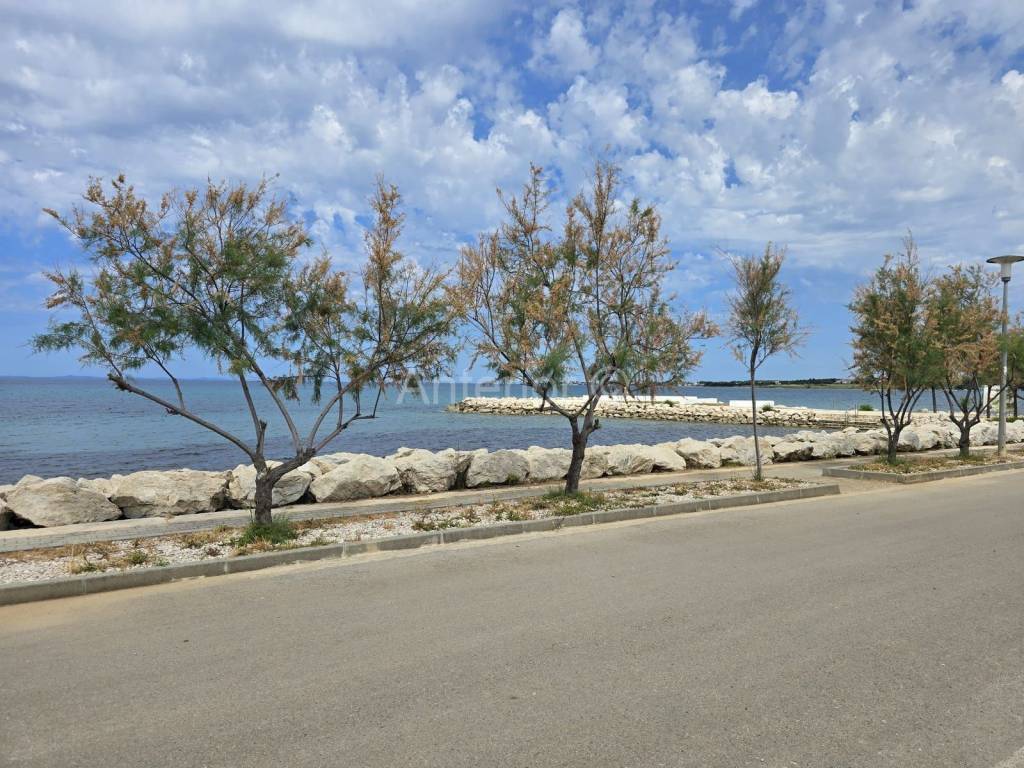 Apartman na moru, Prodaja, Nin, Zaton