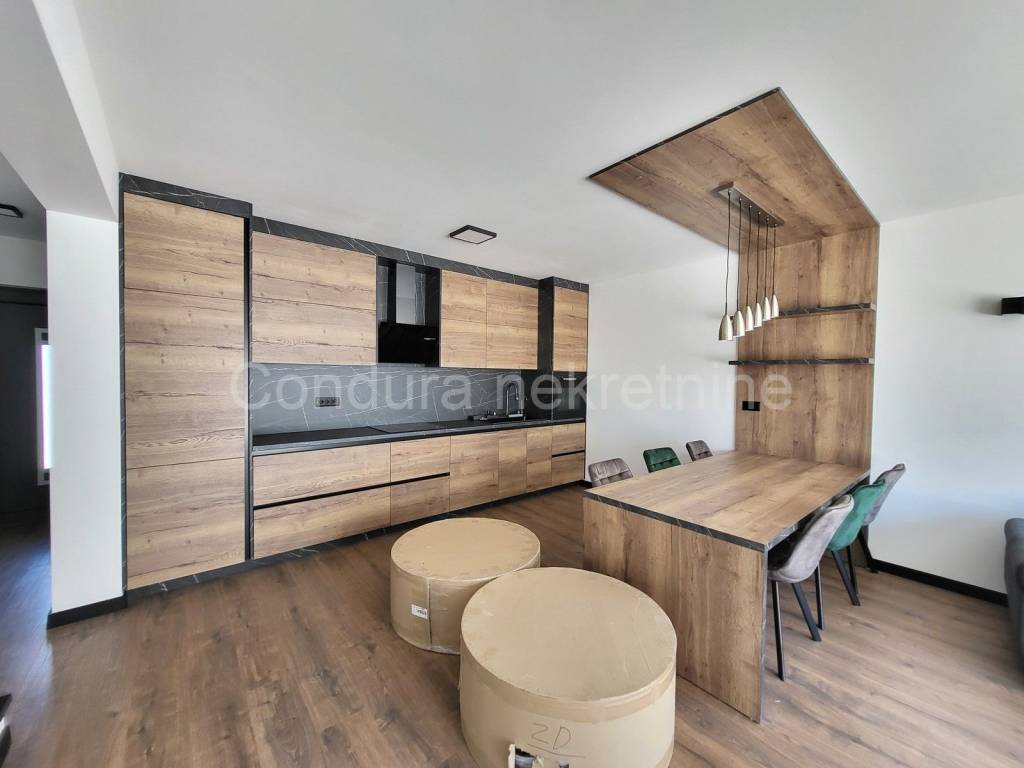 Apartman na moru, Prodaja, Privlaka, Privlaka