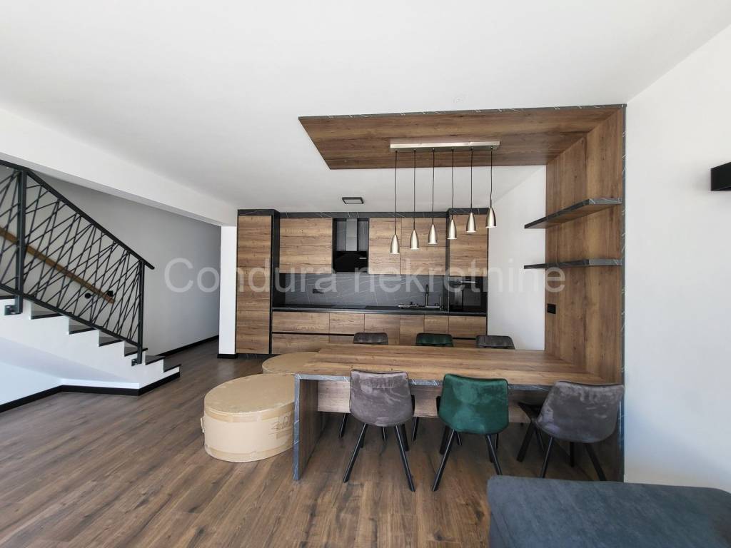 Apartman na moru, Prodaja, Privlaka, Privlaka