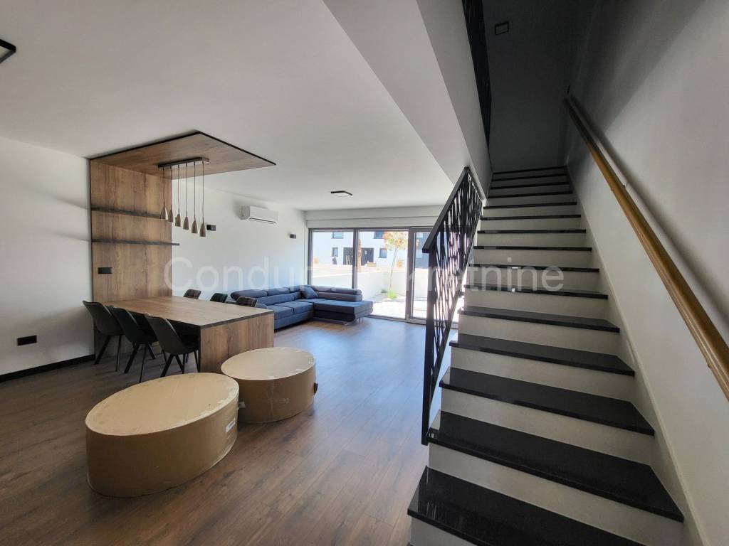Apartman na moru, Prodaja, Privlaka, Privlaka
