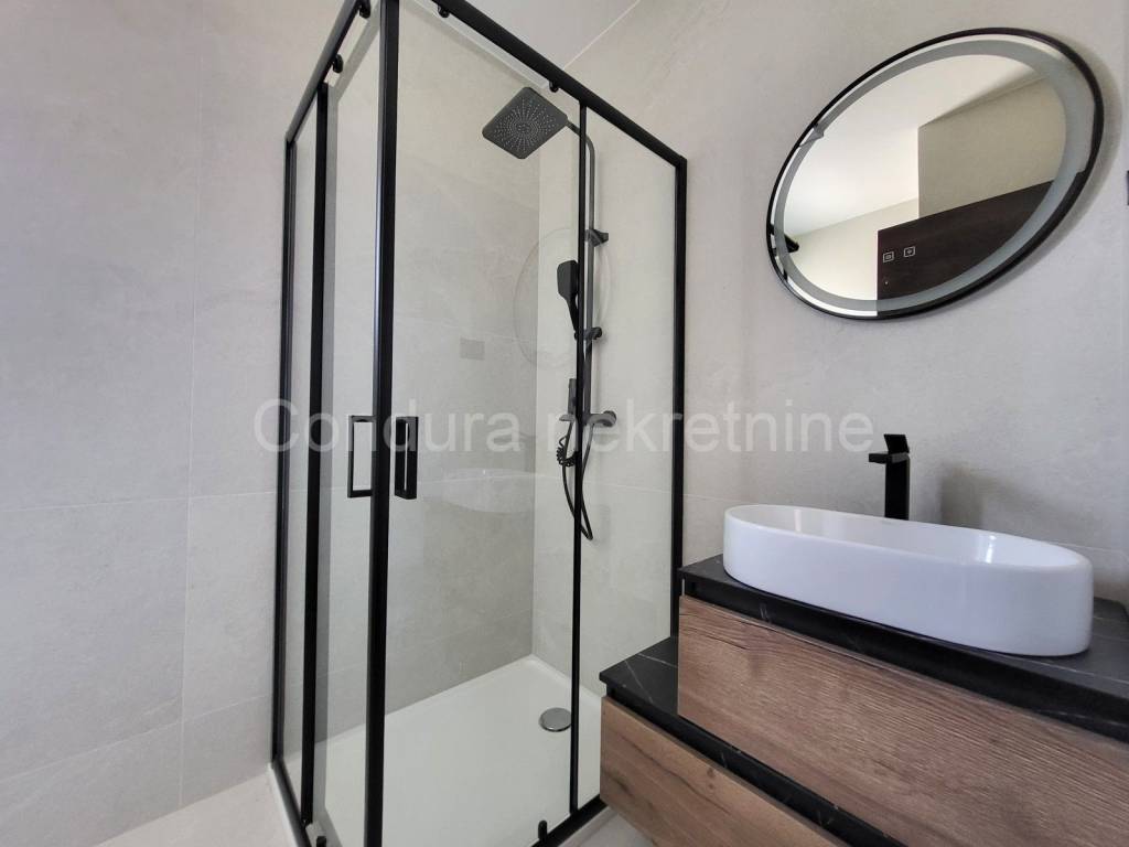 Apartman na moru, Prodaja, Privlaka, Privlaka