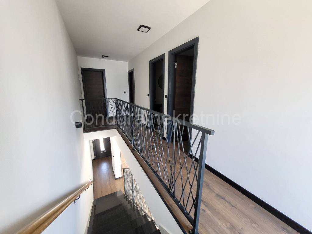 Apartman na moru, Prodaja, Privlaka, Privlaka