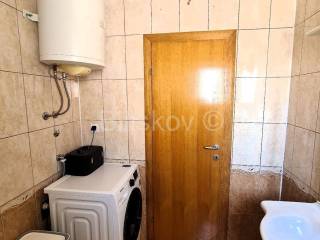 Stan u zgradi, Prodaja, Okrug, Okrug Gornji
