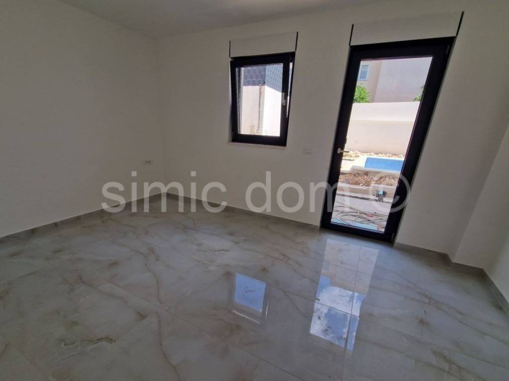 Apartman na moru, Prodaja, Okrug, Okrug Gornji