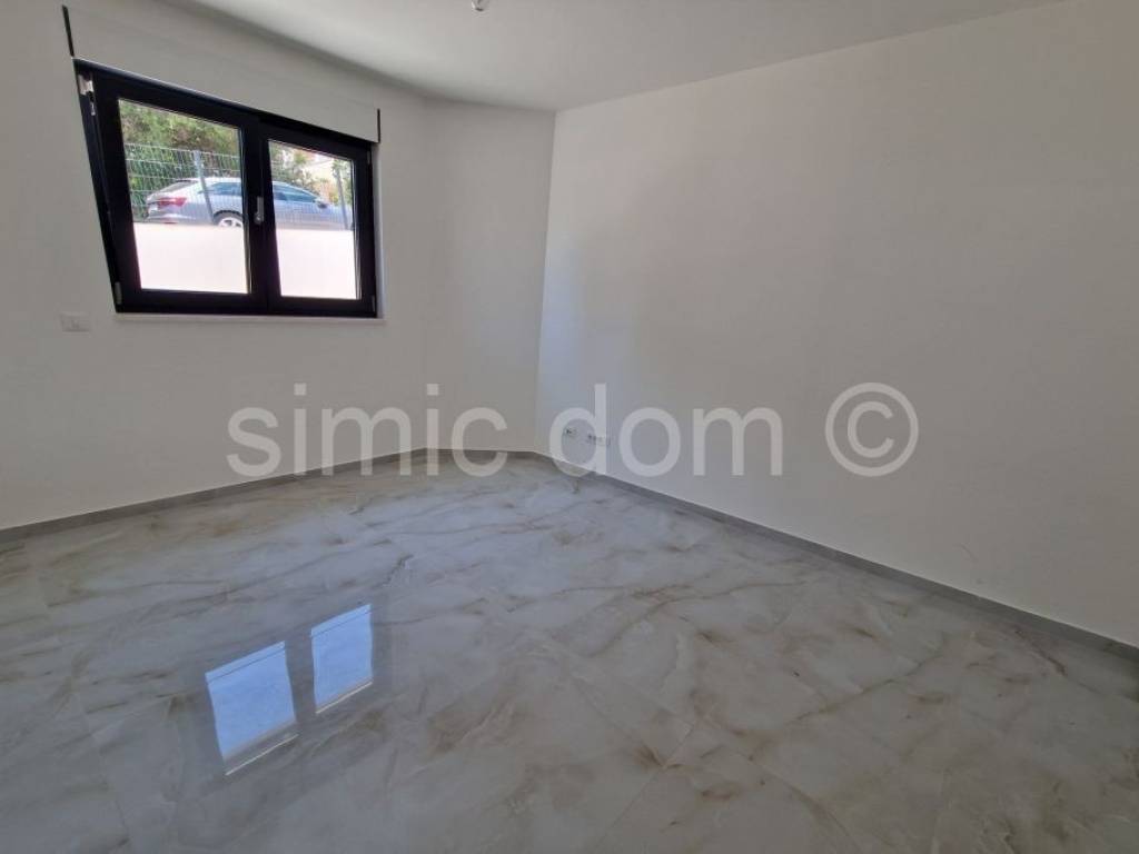 Apartman na moru, Prodaja, Okrug, Okrug Gornji