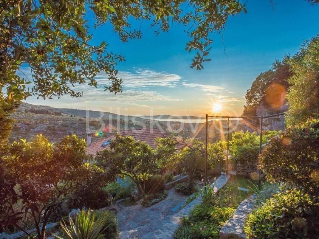 Dvojna kuća, Prodaja, Milna, Bobovišća