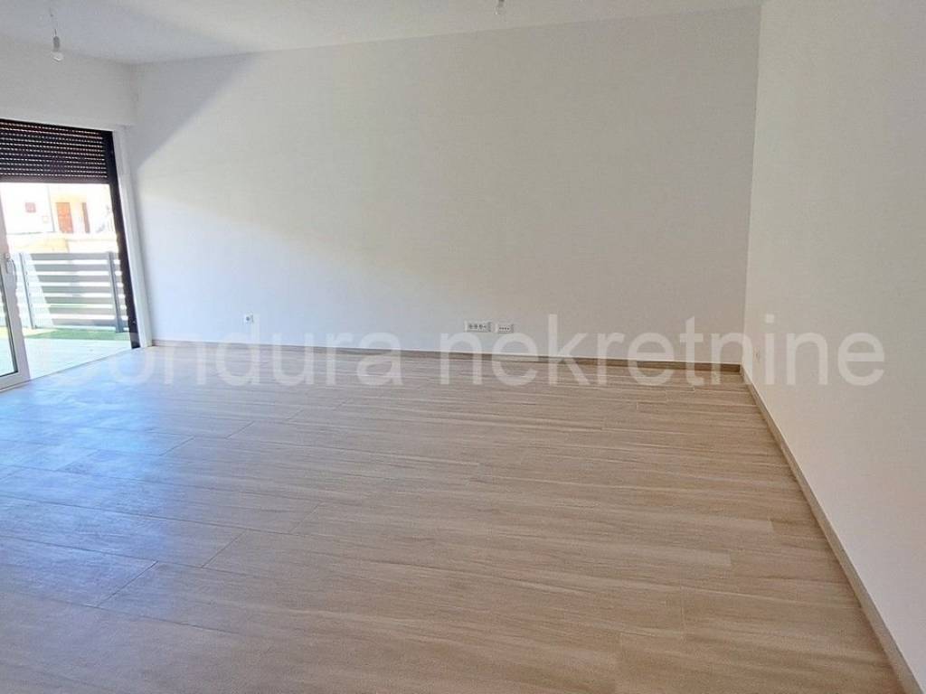 Apartman na moru, Prodaja, Povljana, Povljana
