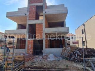 Apartman s okućnicom, Prodaja, Vir, Vir