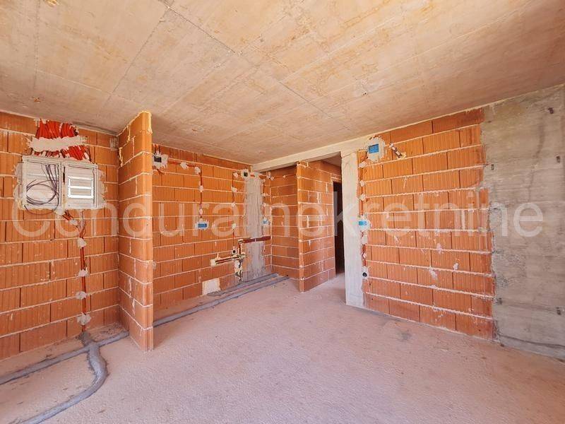 Apartman na moru, Prodaja, Vir, Vir