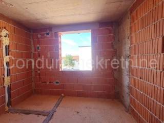 Apartman na moru, Prodaja, Vir, Vir