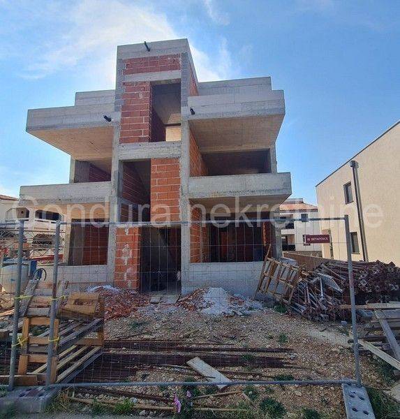 Apartman na moru, Prodaja, Vir, Vir