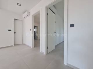 Apartman na moru, Prodaja, Vir, Vir