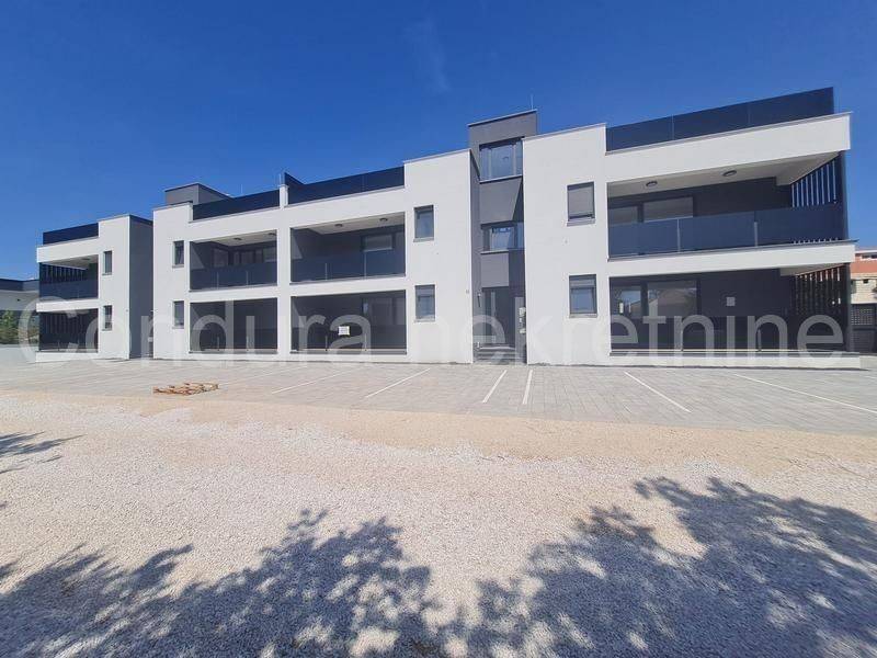 Apartman na moru, Prodaja, Vir, Vir