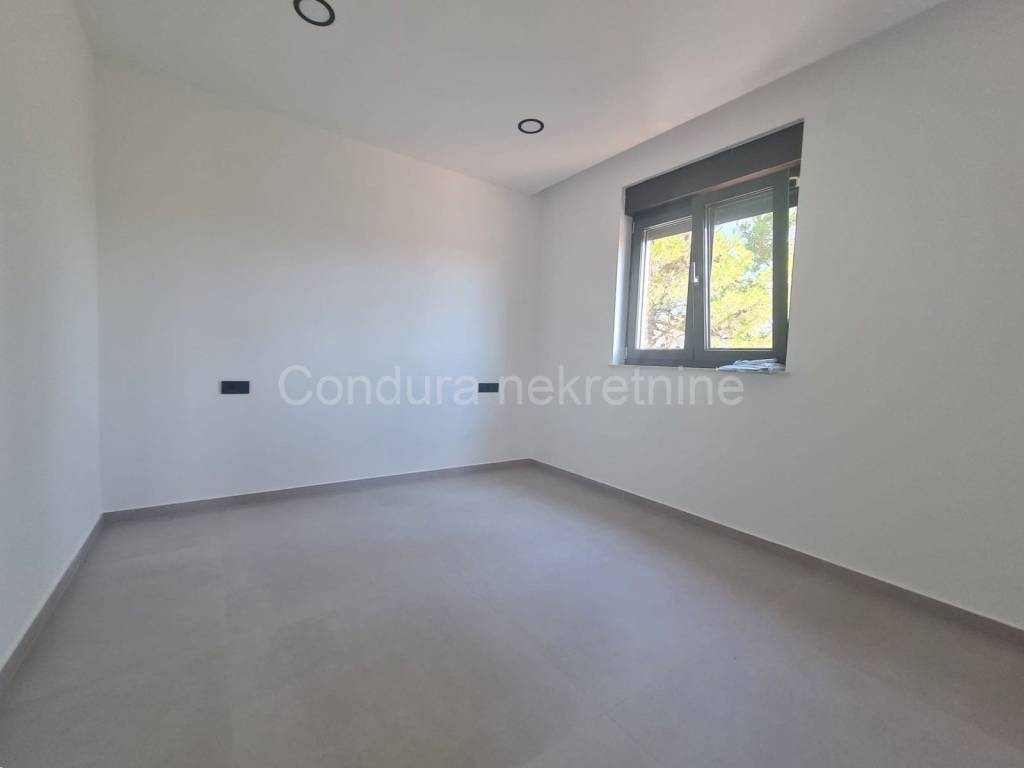 Apartman na moru, Prodaja, Vir, Vir