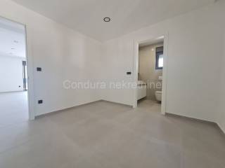 Apartman na moru, Prodaja, Vir, Vir