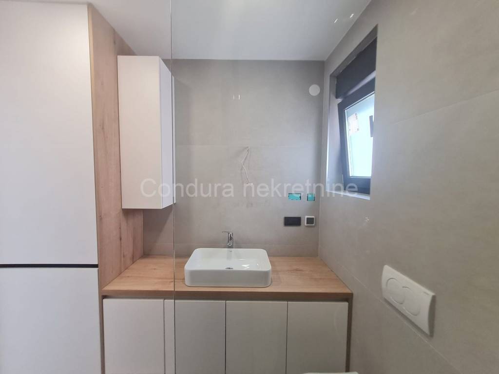 Apartman na moru, Prodaja, Vir, Vir