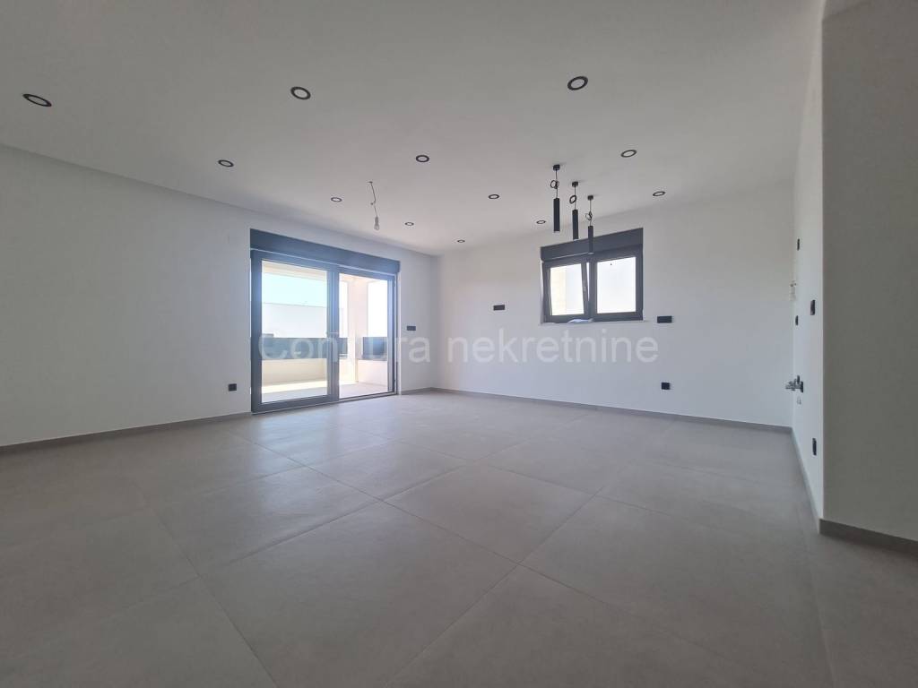 Apartman na moru, Prodaja, Vir, Vir