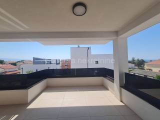 Apartman na moru, Prodaja, Vir, Vir