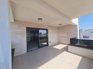 Apartman na moru, Prodaja, Vir, Vir