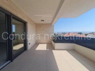 Apartman na moru, Prodaja, Vir, Vir