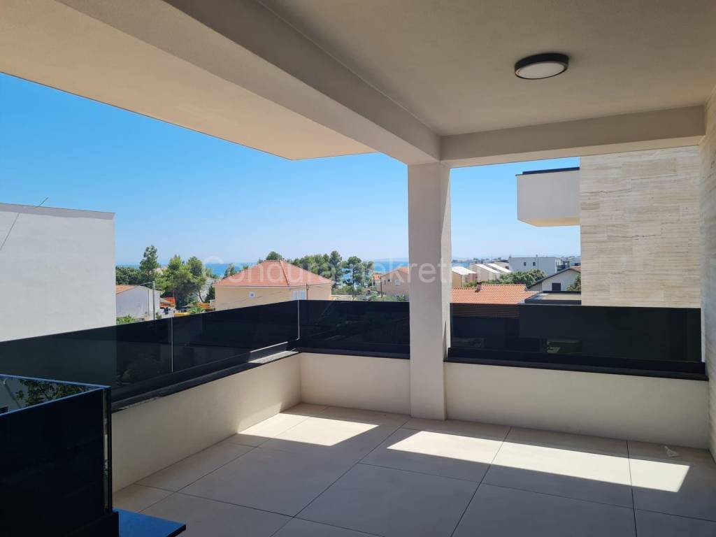 Apartman na moru, Prodaja, Vir, Vir