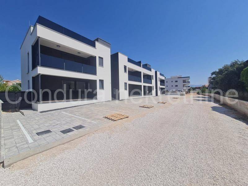 Apartman na moru, Prodaja, Vir, Vir