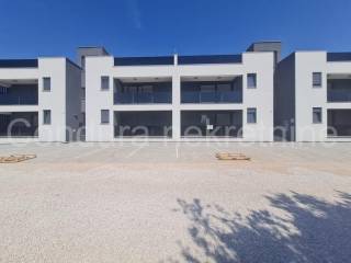 Apartman na moru, Prodaja, Vir, Vir