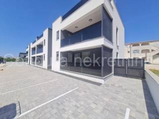 Apartman na moru, Prodaja, Vir, Vir