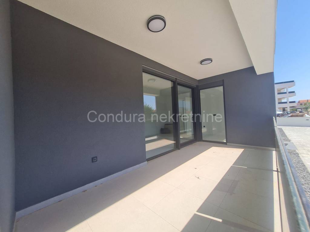 Apartman na moru, Prodaja, Vir, Vir