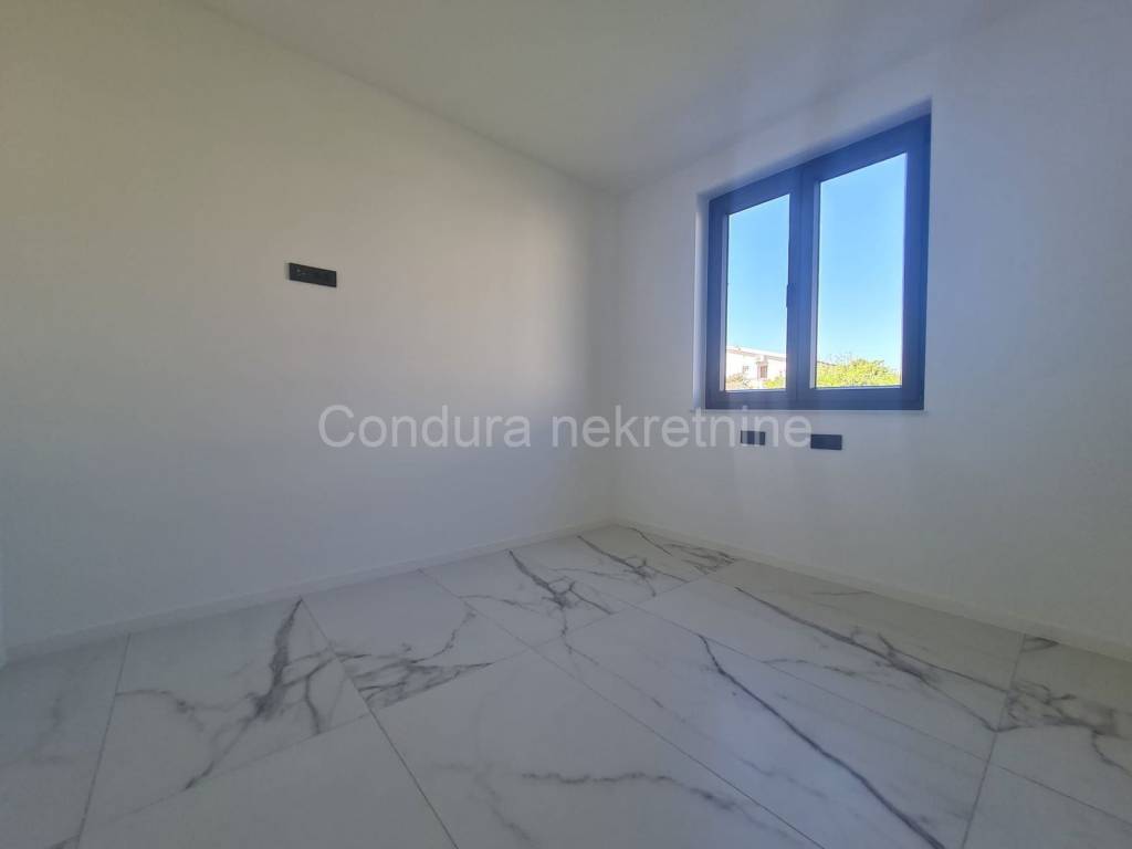 Apartman na moru, Prodaja, Vir, Vir