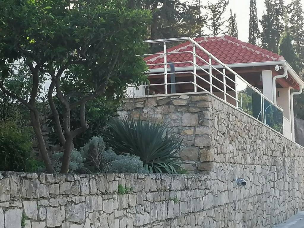 Kuća na moru, Prodaja, Postira, Postira