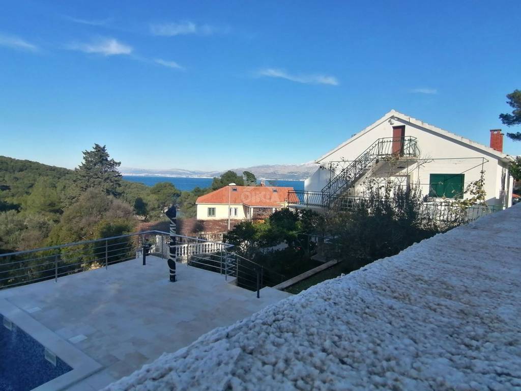 Kuća na moru, Prodaja, Postira, Postira