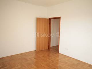 Ured, Najam, Zagreb, Stenjevec