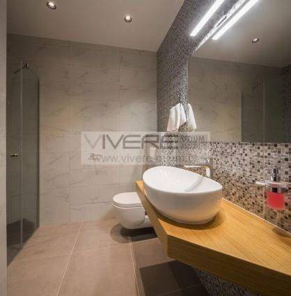 En-suite Bathroom on ground floor