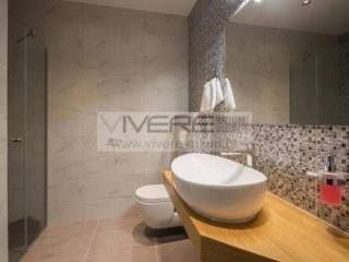 En-suite Bathroom on ground floor